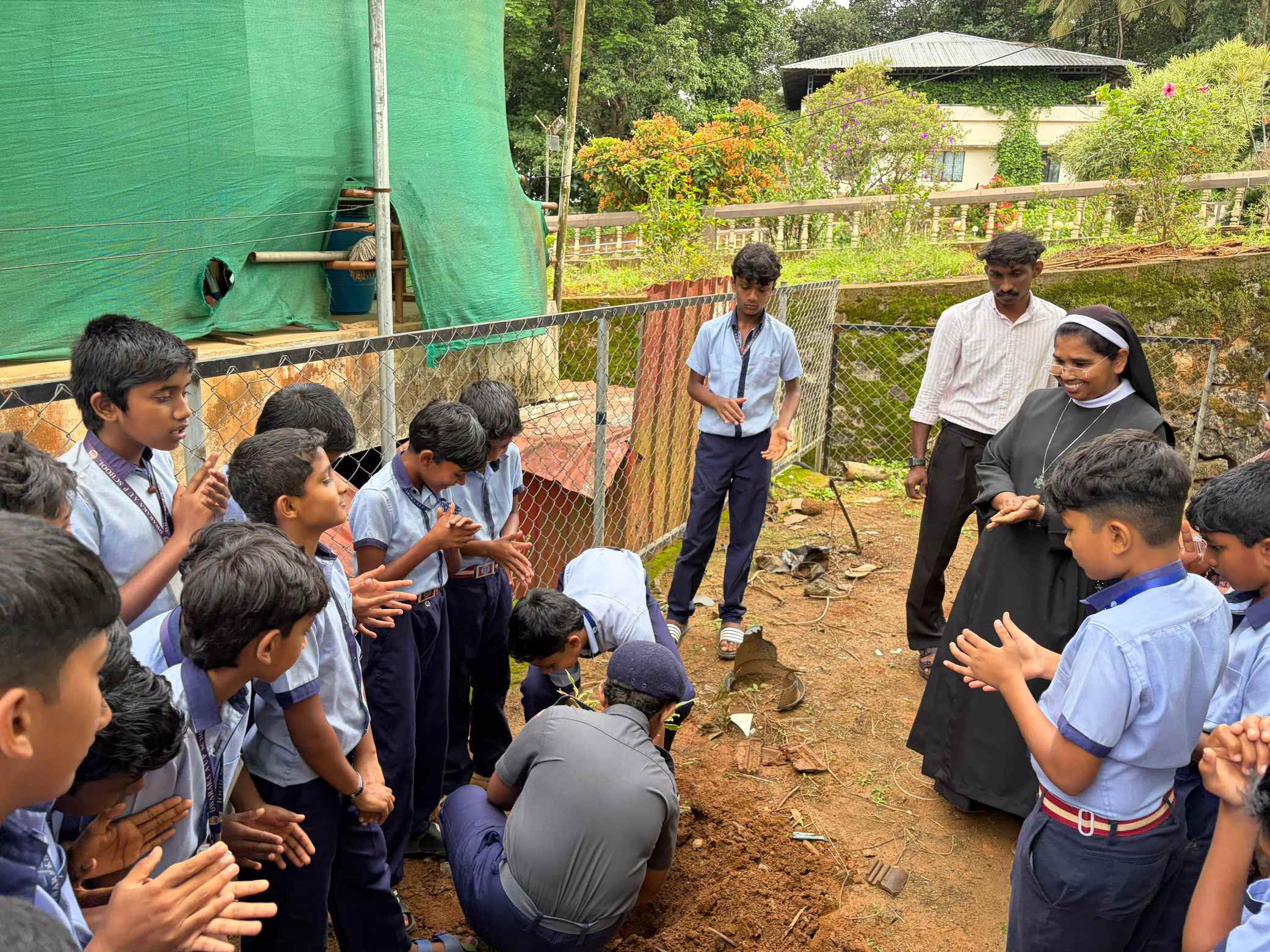 DWARAKA AUP SCHOOL NALLOORNAD
